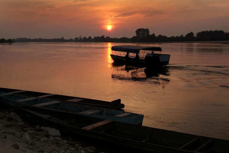 river,boat,sunset 1